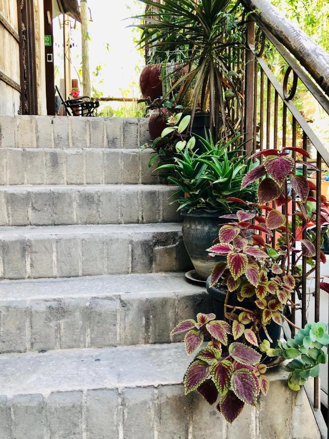 Trieste Neve Tzedek Boutique Suites Тел Авив Екстериор снимка