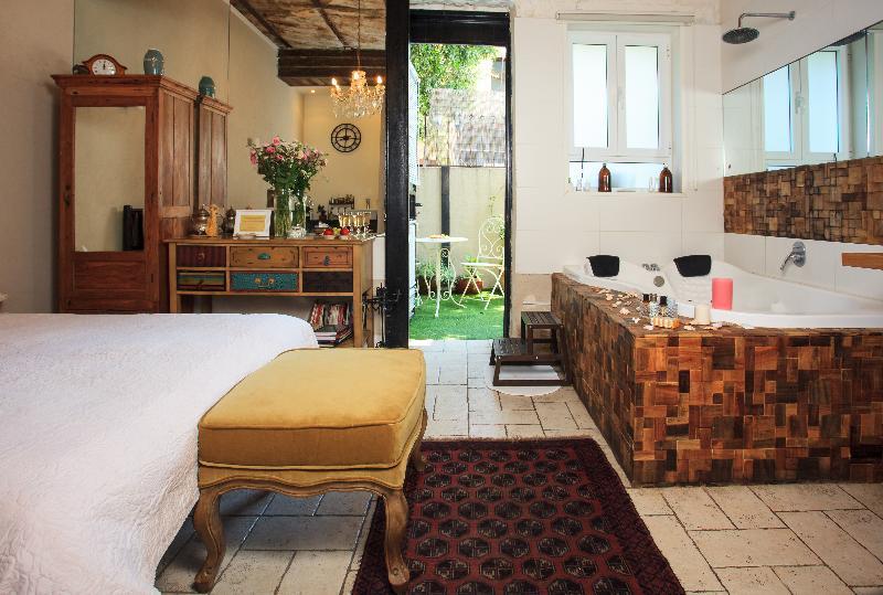 Trieste Neve Tzedek Boutique Suites Тел Авив Екстериор снимка